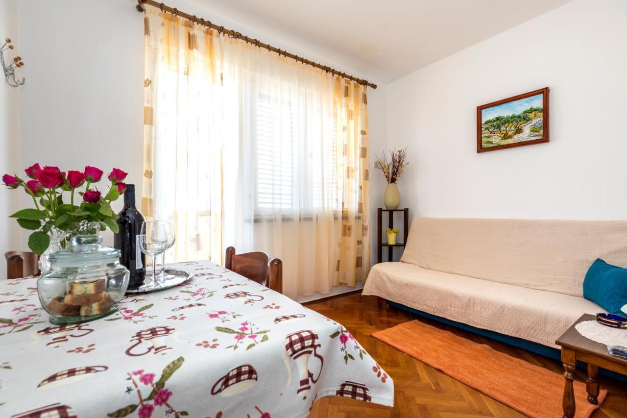 Apartment Muzic Mali Lošinj Eksteriør bilde