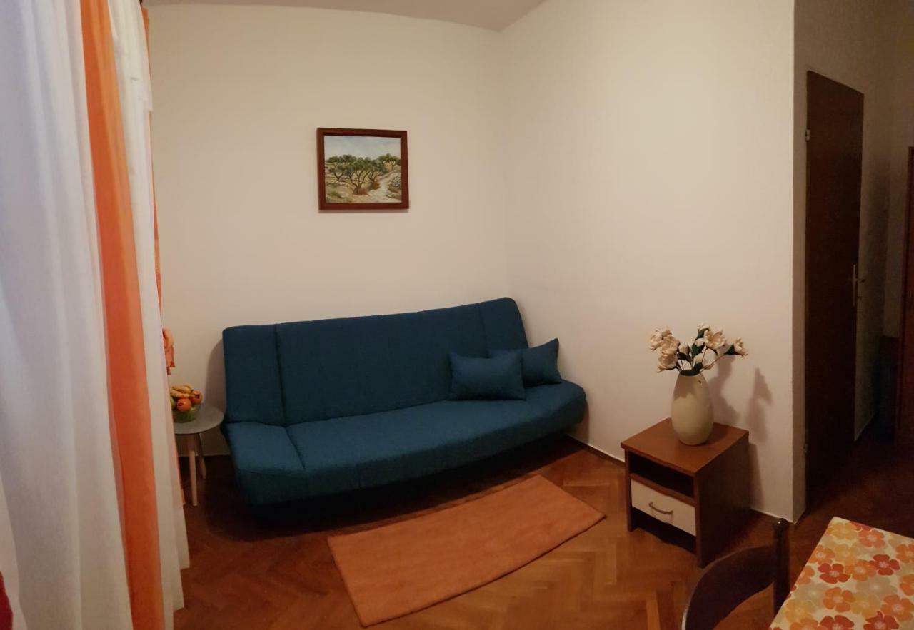 Apartment Muzic Mali Lošinj Eksteriør bilde