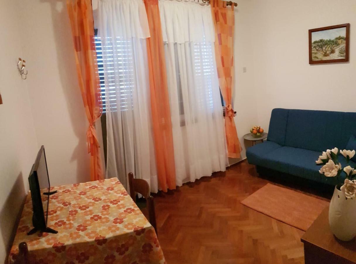 Apartment Muzic Mali Lošinj Eksteriør bilde