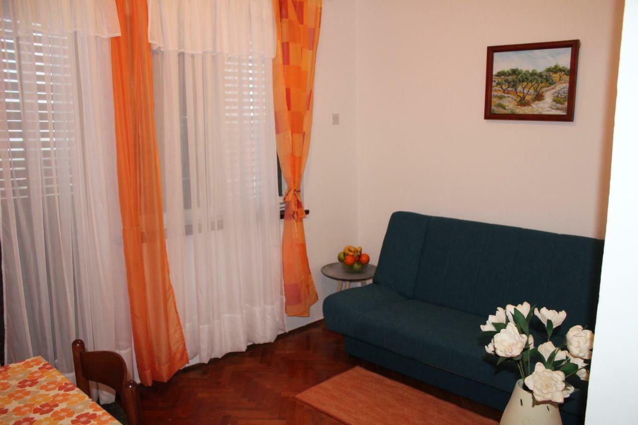 Apartment Muzic Mali Lošinj Eksteriør bilde