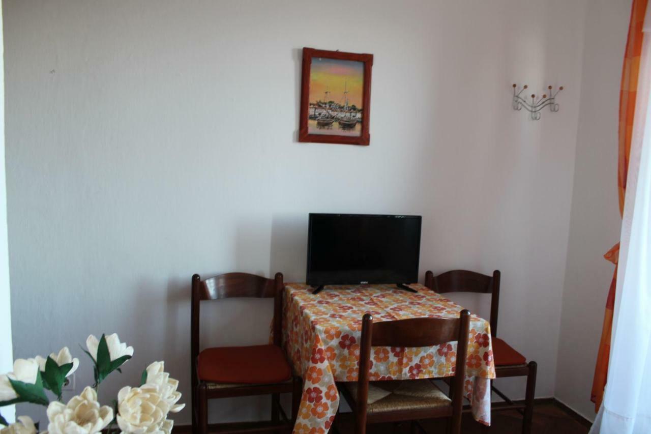 Apartment Muzic Mali Lošinj Eksteriør bilde